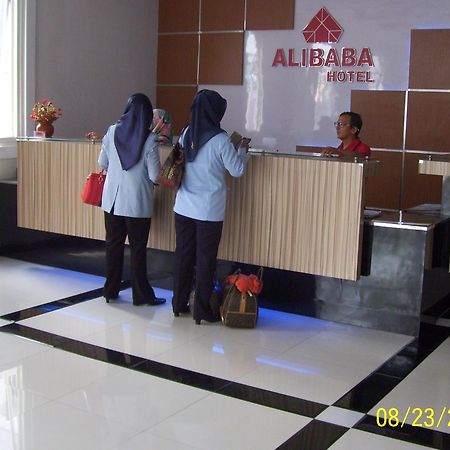 Alibaba Hotel Pangkalan Bun Ngoại thất bức ảnh